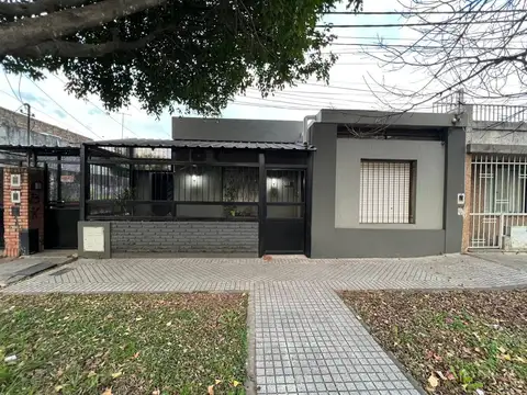 Casa en Venta en Jorge Cura, Rosario