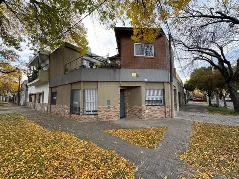 Casa en Venta en Azcuenaga, Rosario
