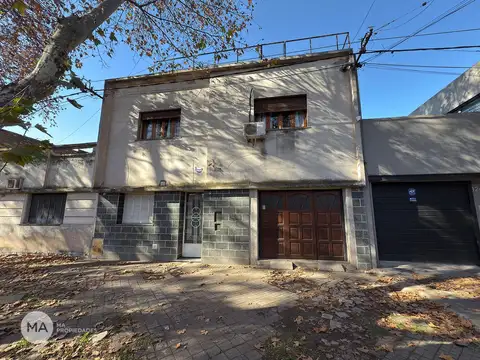 Casa en Venta en Azcuenaga, Rosario