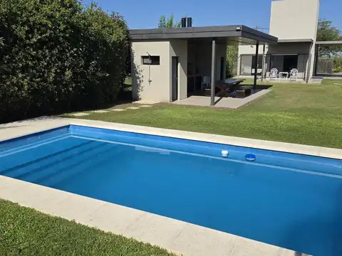 Casa en Venta en Roldan, San Lorenzo