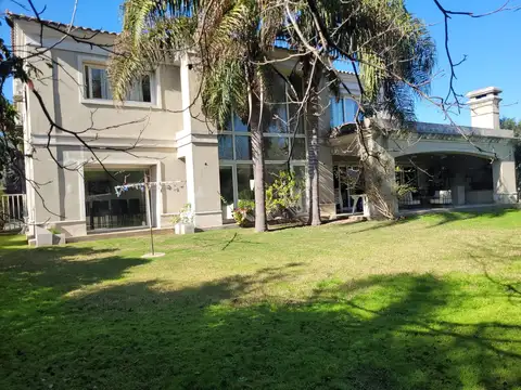 Casa en Venta en San Carlos Country Club, Countries y Barrios Cerrados en Malvinas Argentinas