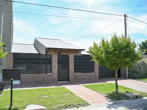 Casa en Venta en Soldini, Rosario