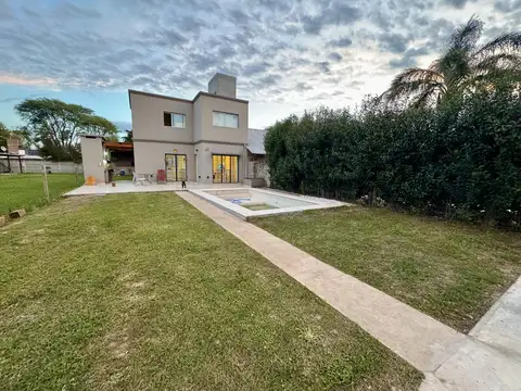 Casa en Venta en Roldan, San Lorenzo