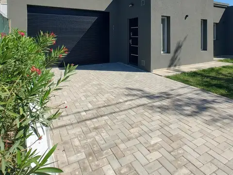 Casa en Venta en Roldan, San Lorenzo