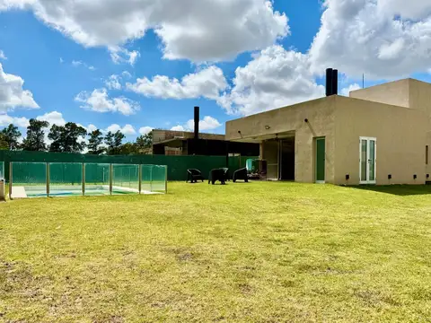 Casa en Venta en Pueblo Esther, Rosario