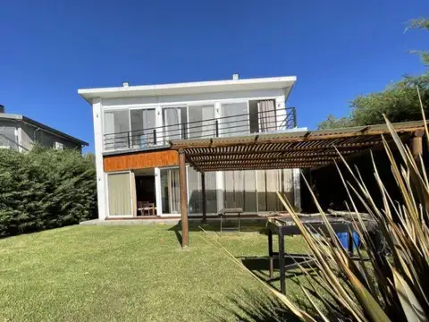 Casa en Venta en Pueblo Esther, Rosario