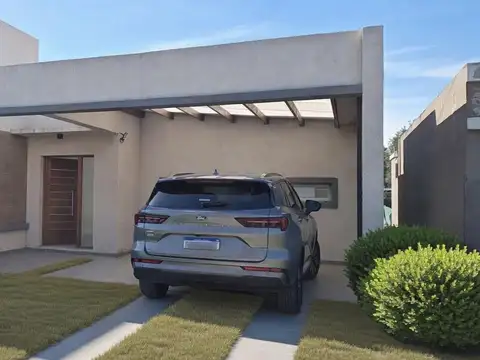 Casa en Venta en Roldan, San Lorenzo