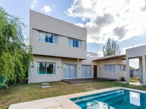 Casa en Venta en Roldan, San Lorenzo