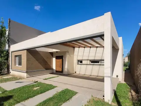 Casa en Venta en Roldan, San Lorenzo