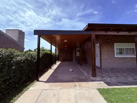 Casa en Venta en Roldan, San Lorenzo