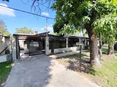 Casa en Venta en Profesional, Funes