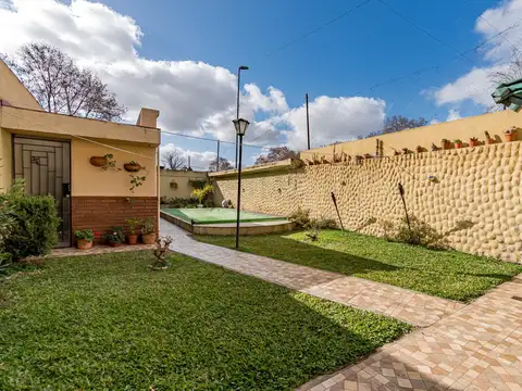 Casa en Venta en Azcuenaga, Rosario