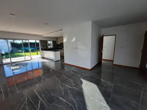 Casa en Venta en Roldan, San Lorenzo