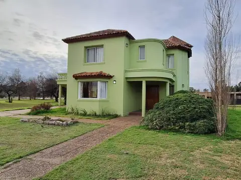 Casa en Venta en La Carolina Golf & Country Club, Countries y Barrios Cerrados en Piñero