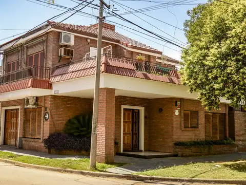 Casa en Venta en Azcuenaga, Rosario