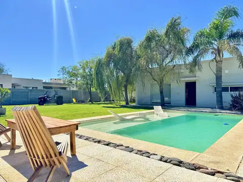 Casa en Venta en Roldan, San Lorenzo