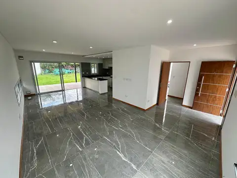 Casa en Venta en Roldan, San Lorenzo