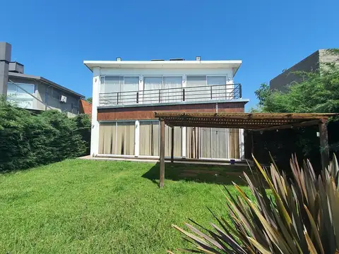 Casa en Venta en Pueblo Esther, Rosario