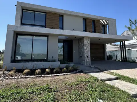 Casa en Venta en Funes, Rosario