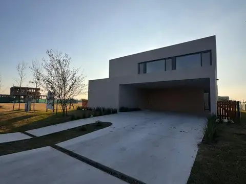 Casa en Venta en Vida Club De Campo, Funes