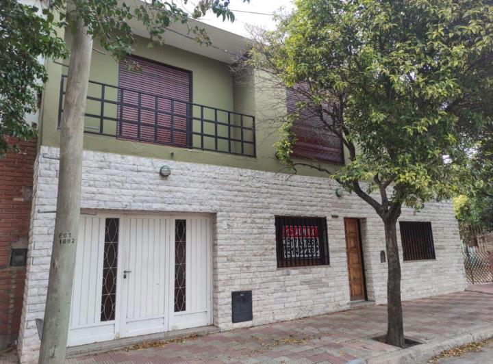 Casa · 120m² · 7 Ambientes · 1 Cochera