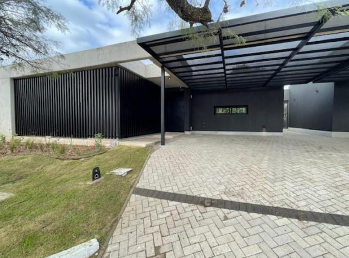 Casa · 200m² · 5 Ambientes · 2 Cocheras