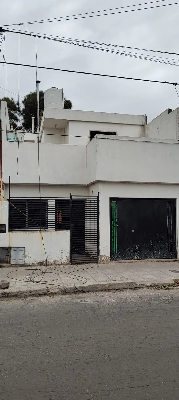 VENDO CASA 2 DORM, CH. -PATIO-TERRAZA- B° ALTAMIRA - A TERMINAR