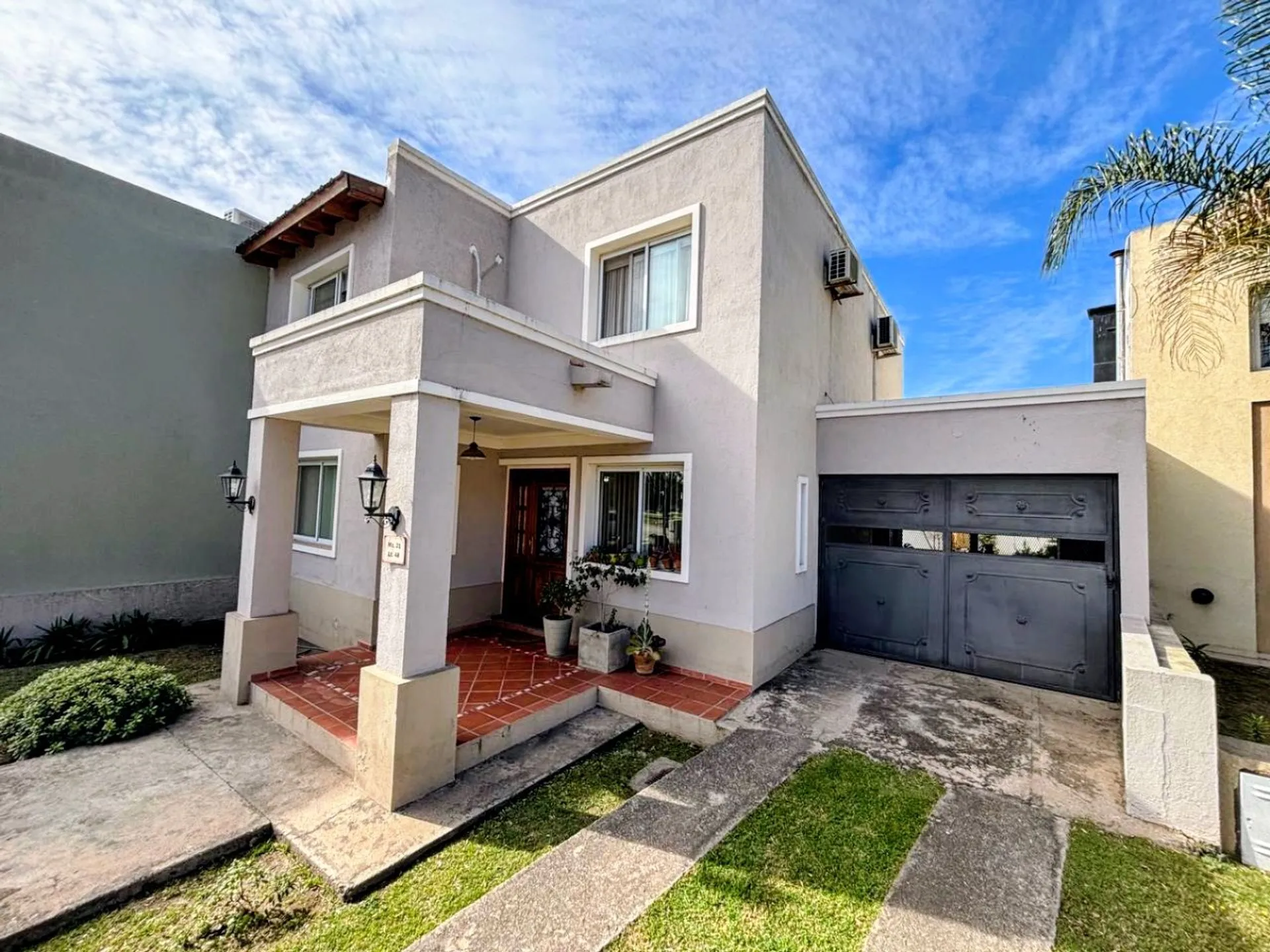 CASA CLAROS DEL BOSQUE Bº CERRADO CORDOBA 3 DORMI PARQUE QUINCHO SEGURIDAD Y AMENITIES ZONA SUR VENTA