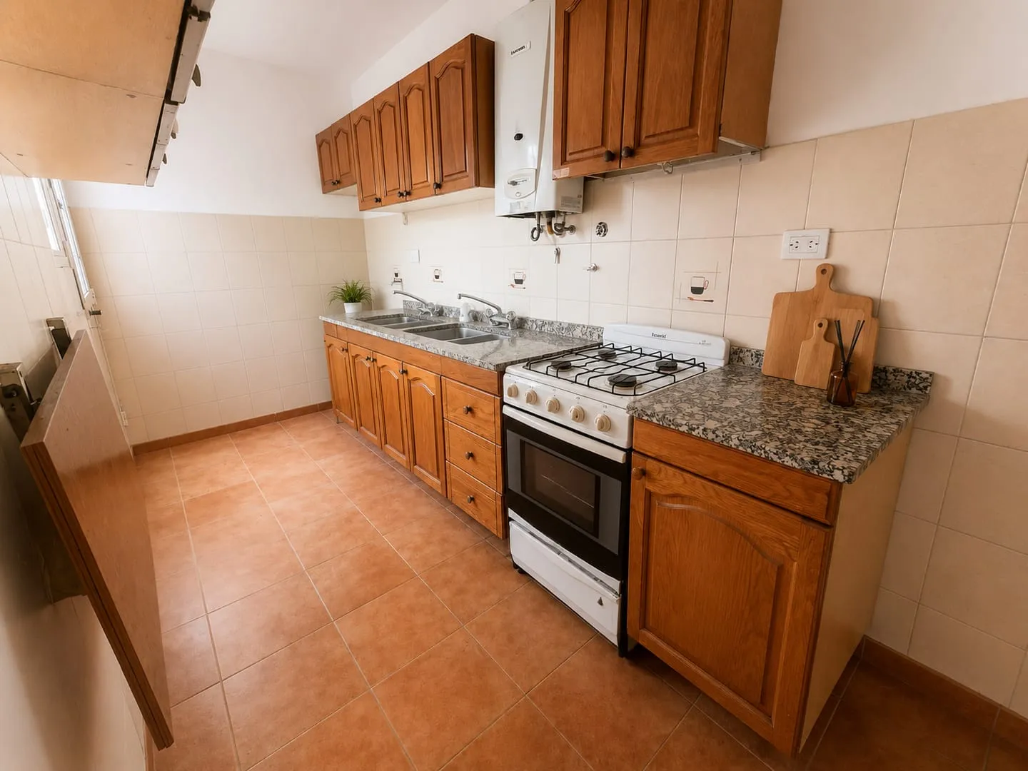 ALTA CÓRDOBA - ISABEL LA CATÓLICA 861 - DEPTO CON PATIO EN ALQUILER