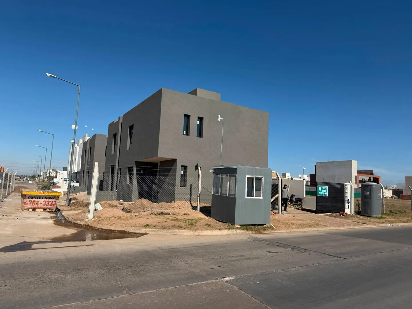 DUPLEX ALQUILER PRADOS DE MANANTIALES 3 dormitorios A ESTRENAR
