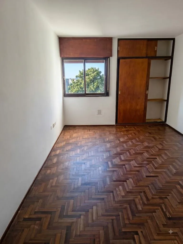 GUEMES: MONTEVIDEO 534 DEPARTAMMENTO DE 1 DOR AMPLIO