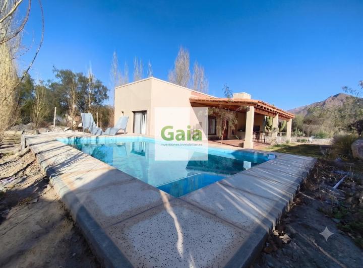 Casa · 180m² · 3 Ambientes · 5 Cocheras