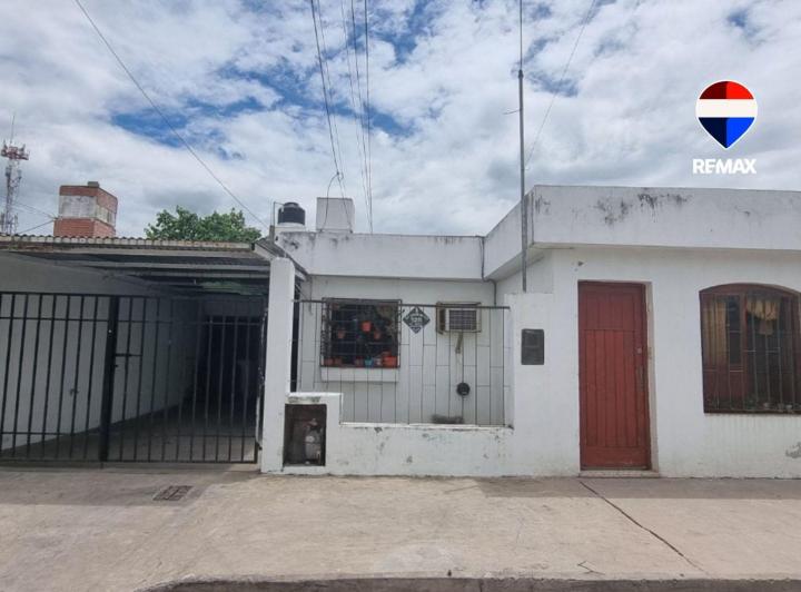 Casa · 180m² · 9 Ambientes · 1 Cochera