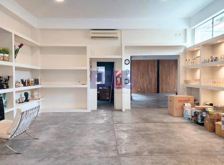 Local comercial · 183m²
