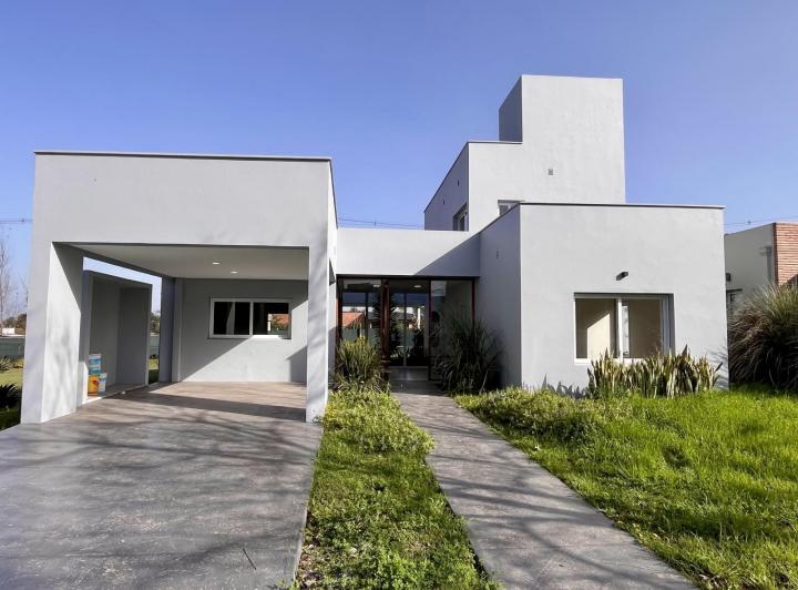 Casa · 189m² · 4 Ambientes · 1 Cochera