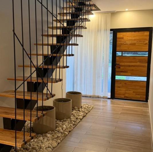 Casa · 310m² · 6 Ambientes