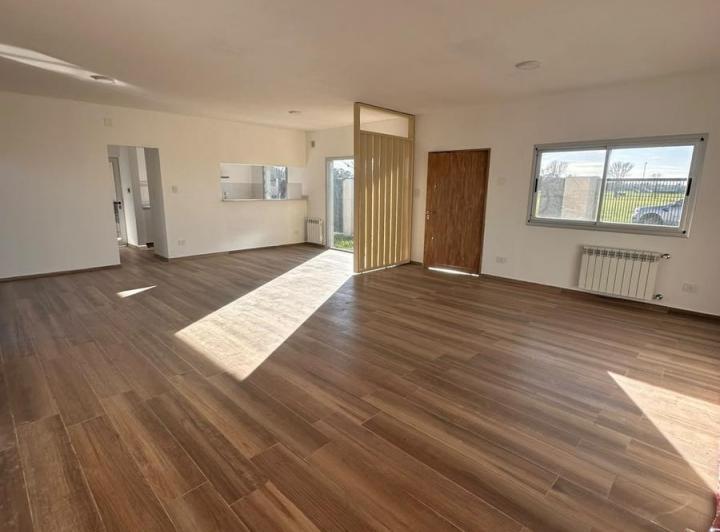 Casa · 135m² · 5 Ambientes · 2 Cocheras