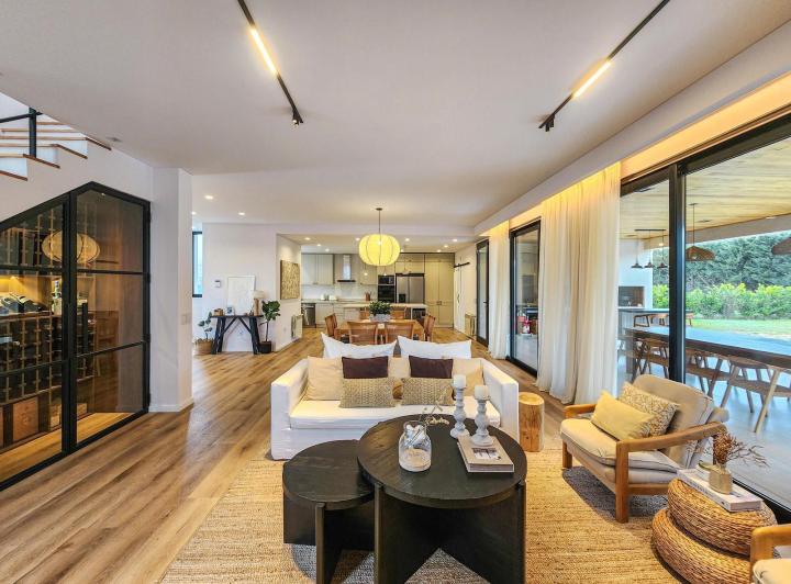 Casa · 202m² · 9 Ambientes · 1 Cochera