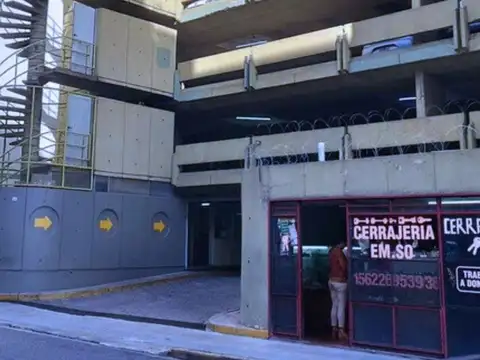 Cochera en Venta en Monserrat, Capital Federal