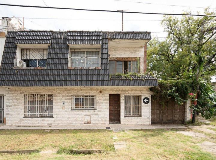 Casa · 124m² · 7 Ambientes · 2 Cocheras