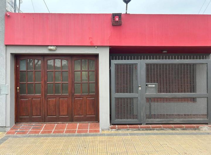 Casa · 70m² · 4 Ambientes · 1 Cochera