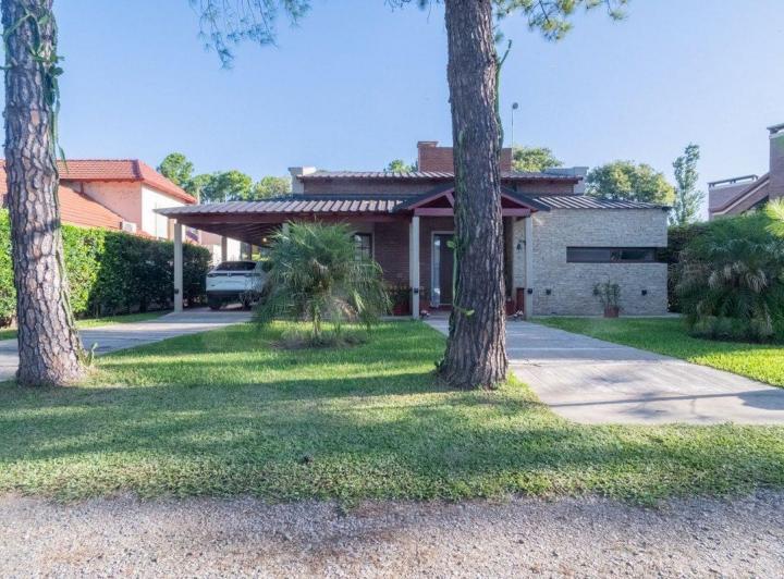 Casa · 118m² · 4 Ambientes · 1 Cochera