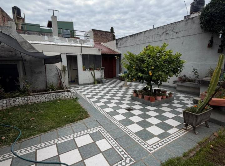 Casa · 200m² · 3 Dormitorios · 2 Cocheras