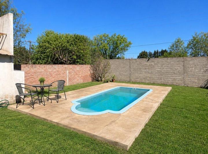 Casa · 80m² · 3 Ambientes · 2 Cocheras