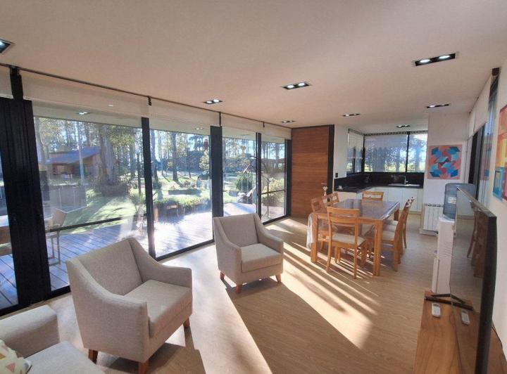 Casa · 109m² · 5 Ambientes · 2 Cocheras
