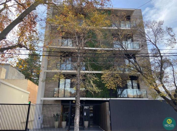 Departamento · 83m² · 5 Ambientes · 1 Cochera