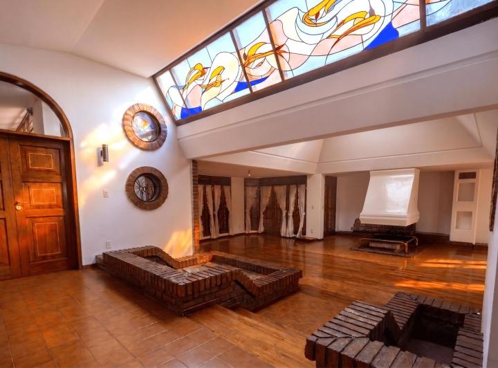 Casa · 596m² · 7 Ambientes · 2 Cocheras
