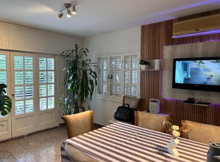 Casa · 382m² · 6 Ambientes · 6 Cocheras