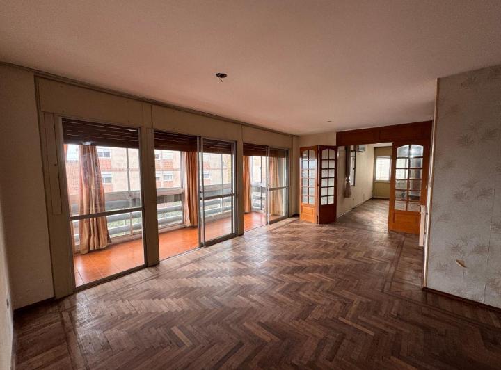 Departamento · 101m² · 5 Ambientes · 1 Cochera
