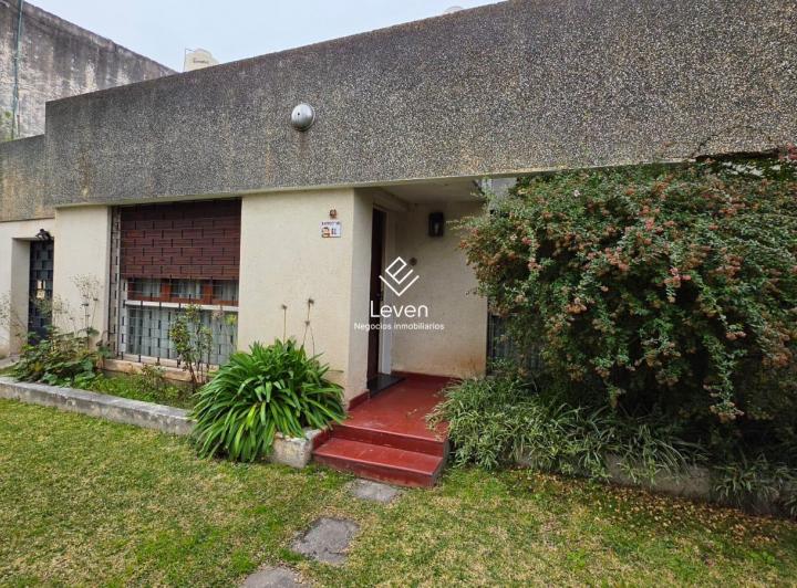 Casa · 160m² · 4 Ambientes · 1 Cochera